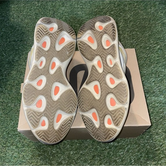 Adidas Yezzy 700 V3 Safflower Size 9.5 - Picture 5 of 9